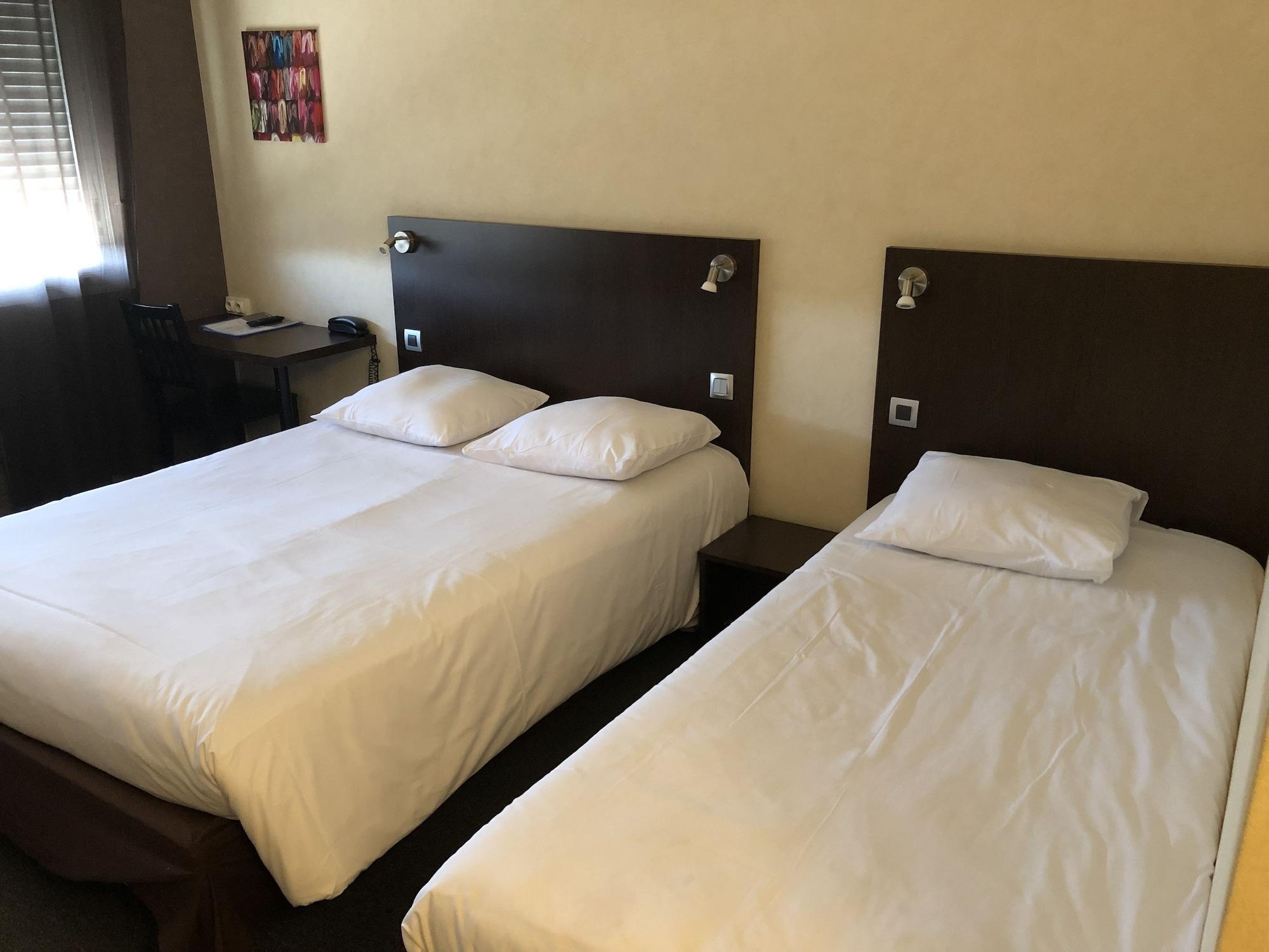 Adonis Lyon Est Hotel Artys Saint-Priest-en-Jarez Exterior foto