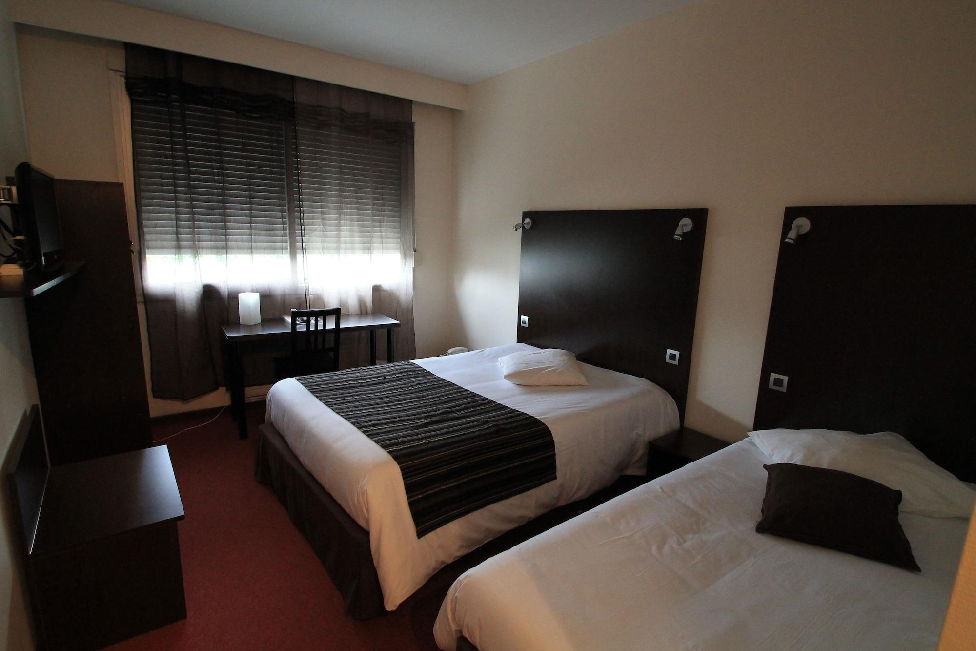 Adonis Lyon Est Hotel Artys Saint-Priest-en-Jarez Exterior foto