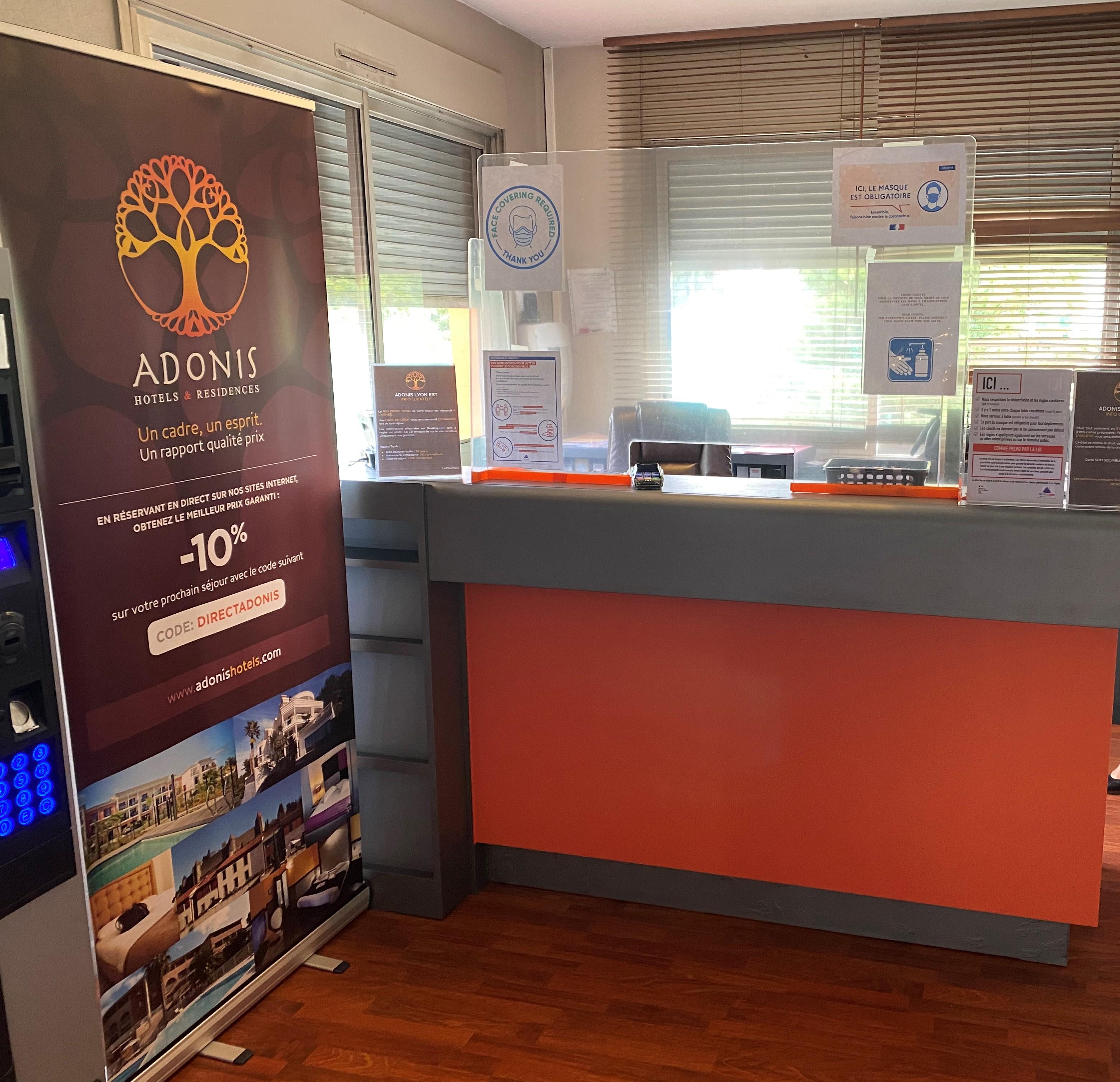 Adonis Lyon Est Hotel Artys Saint-Priest-en-Jarez Exterior foto